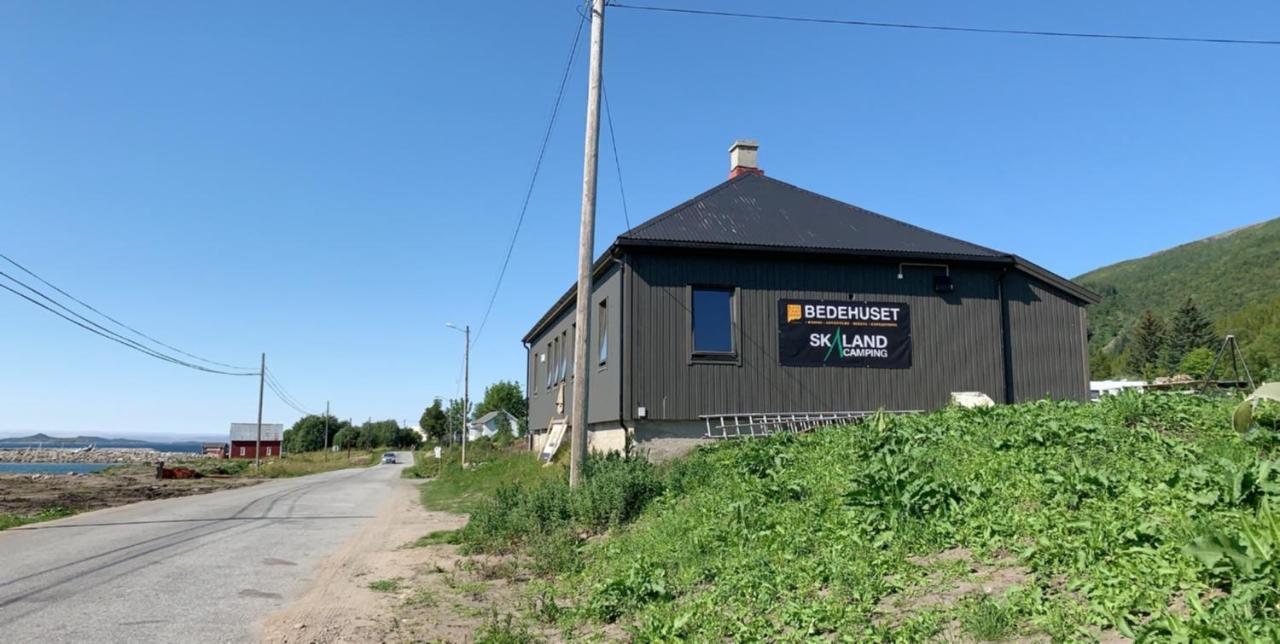Bedehuset Basecamp Senja Hotel Skaland Buitenkant foto